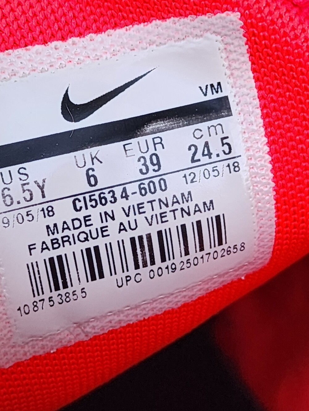NIKE AIR MAX 270 - Women's Sneakers - SIZE 8. (Please See All Pictures) - Picture 9 of 9